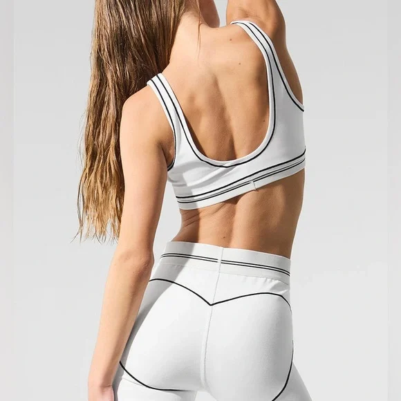 ALO Yoga Airbrush Heart Throb Bra NWT S - Picture 3 of 8